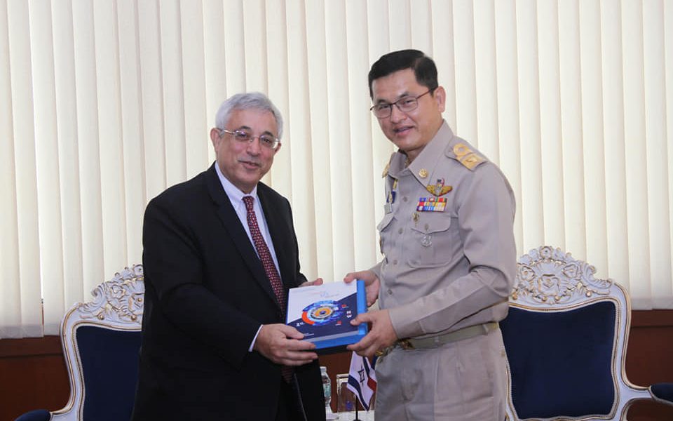 เลขาธิการสำนักงานทรัพยากรน้ำแห่งชาติห้การต้อนรับ Dr.Meir Shlomo (ดร.เมเอียร์ ชโลโม) เอกอัครราชทูตอิสราเอลประจำประเทศไทย 
